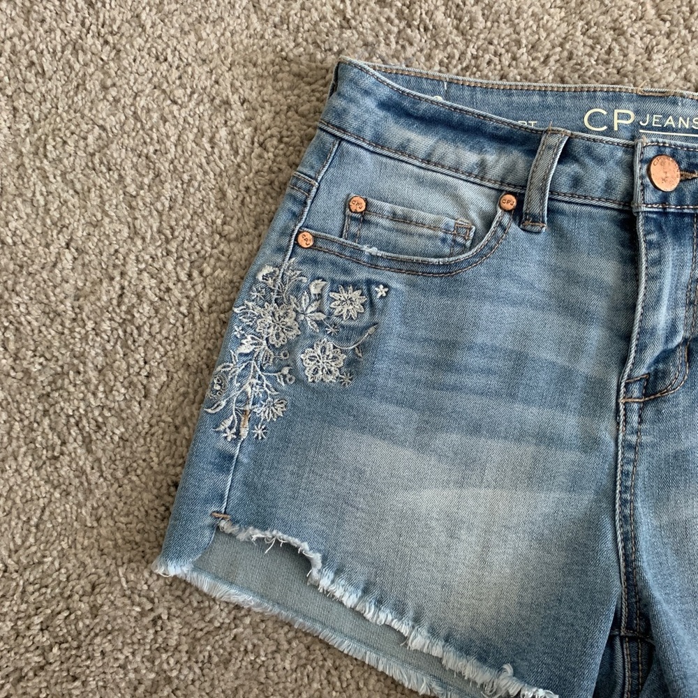 embroidered high waisted shorts